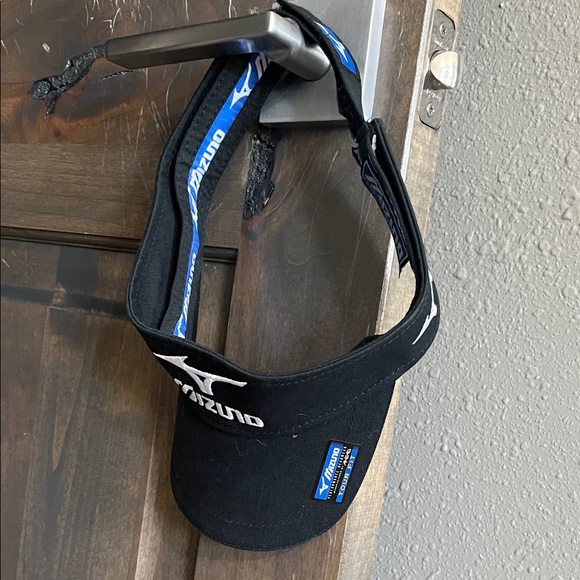 Mizuno Black and Blue Sports Visor - Picture 1 of 3